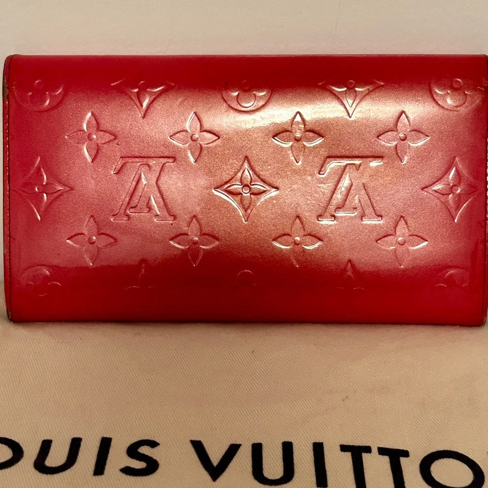 Louis Vuitton Sarah Wallet in Monogram Vernis leather. Authentic and Vintage - Picture 3 of 12